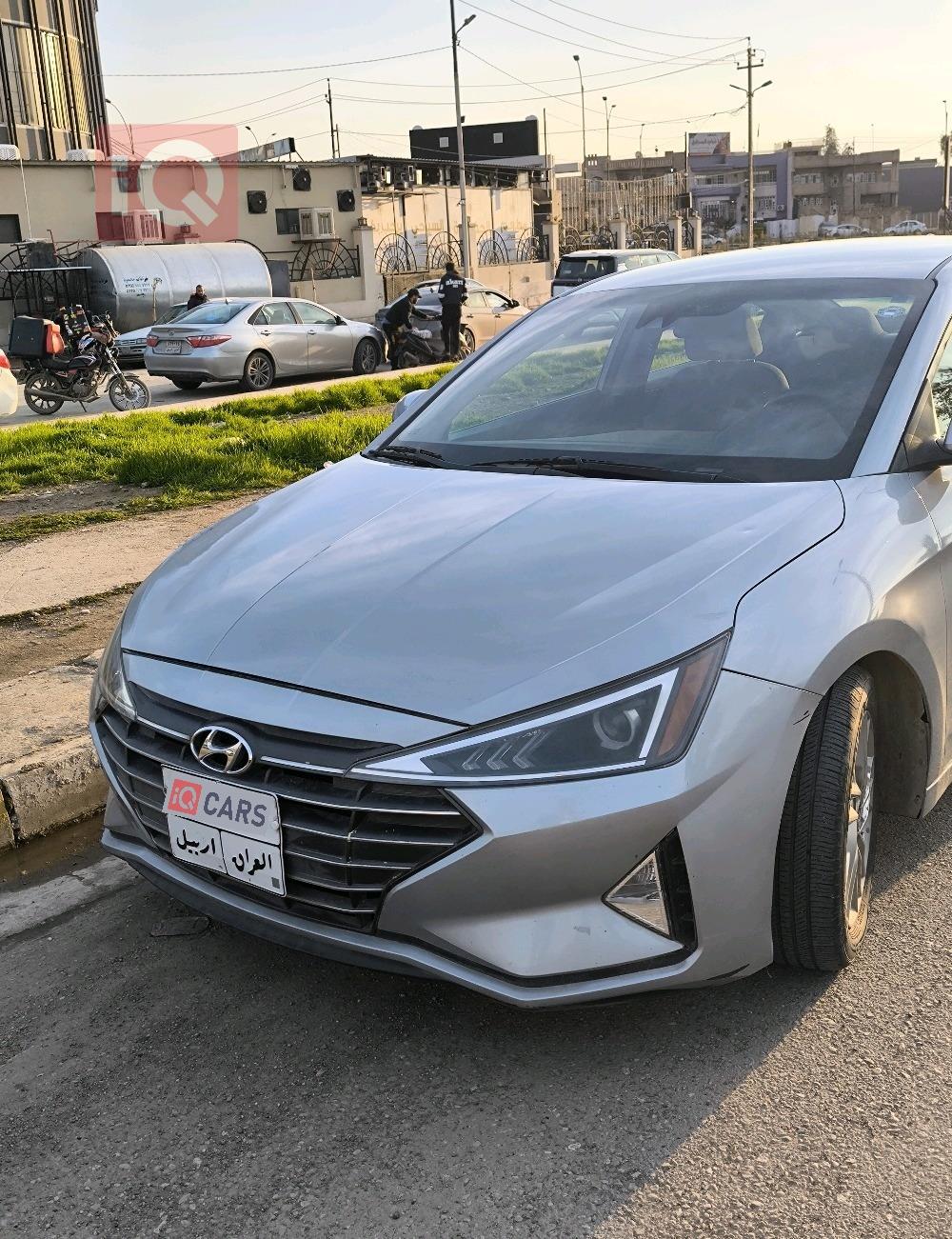 هیۆندای ئەلەنترا